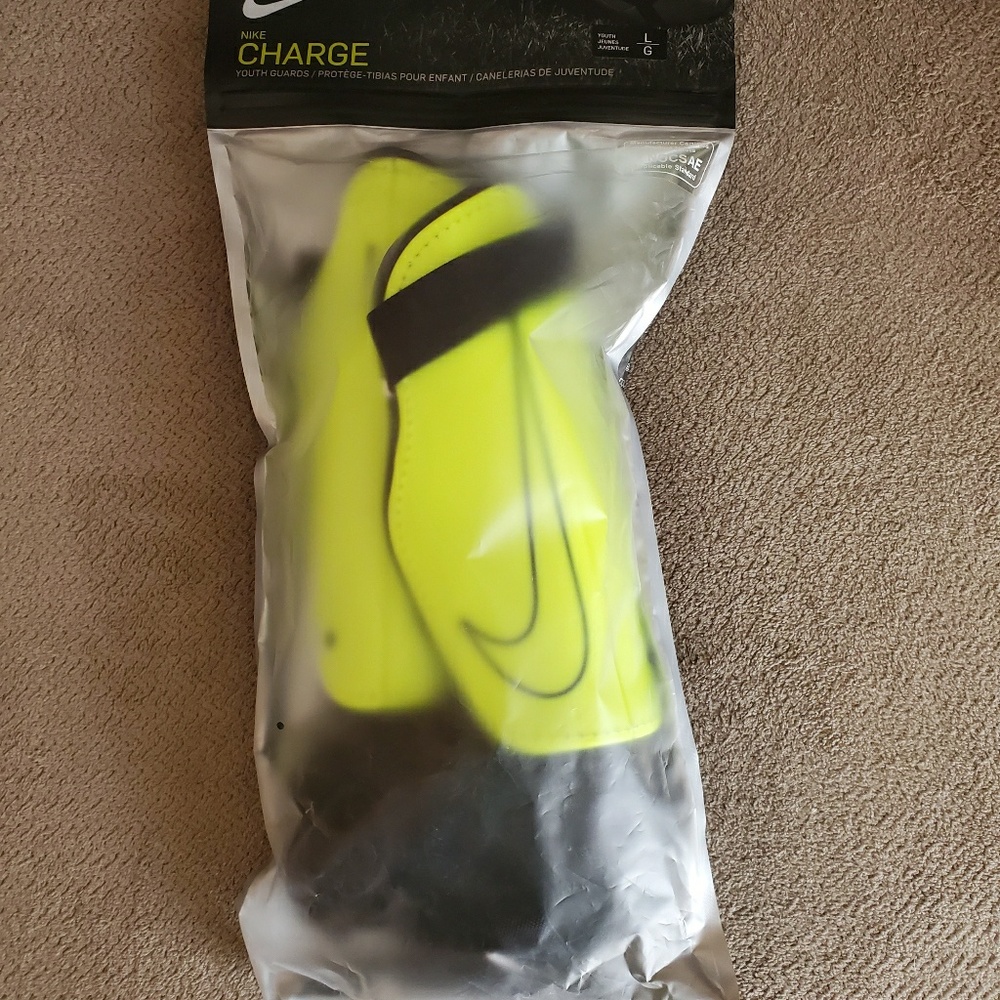 Nike Charge Youth Shin Guards